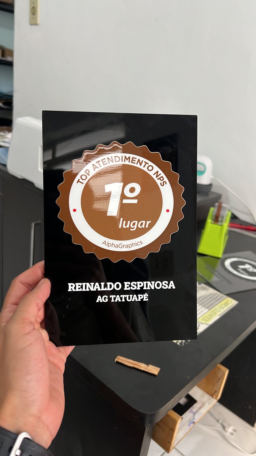 Troféu personalizado para AlphaGraphics